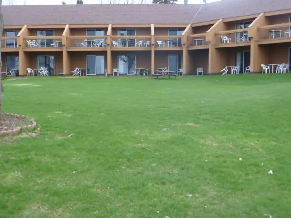 Timber Inn Motel 8